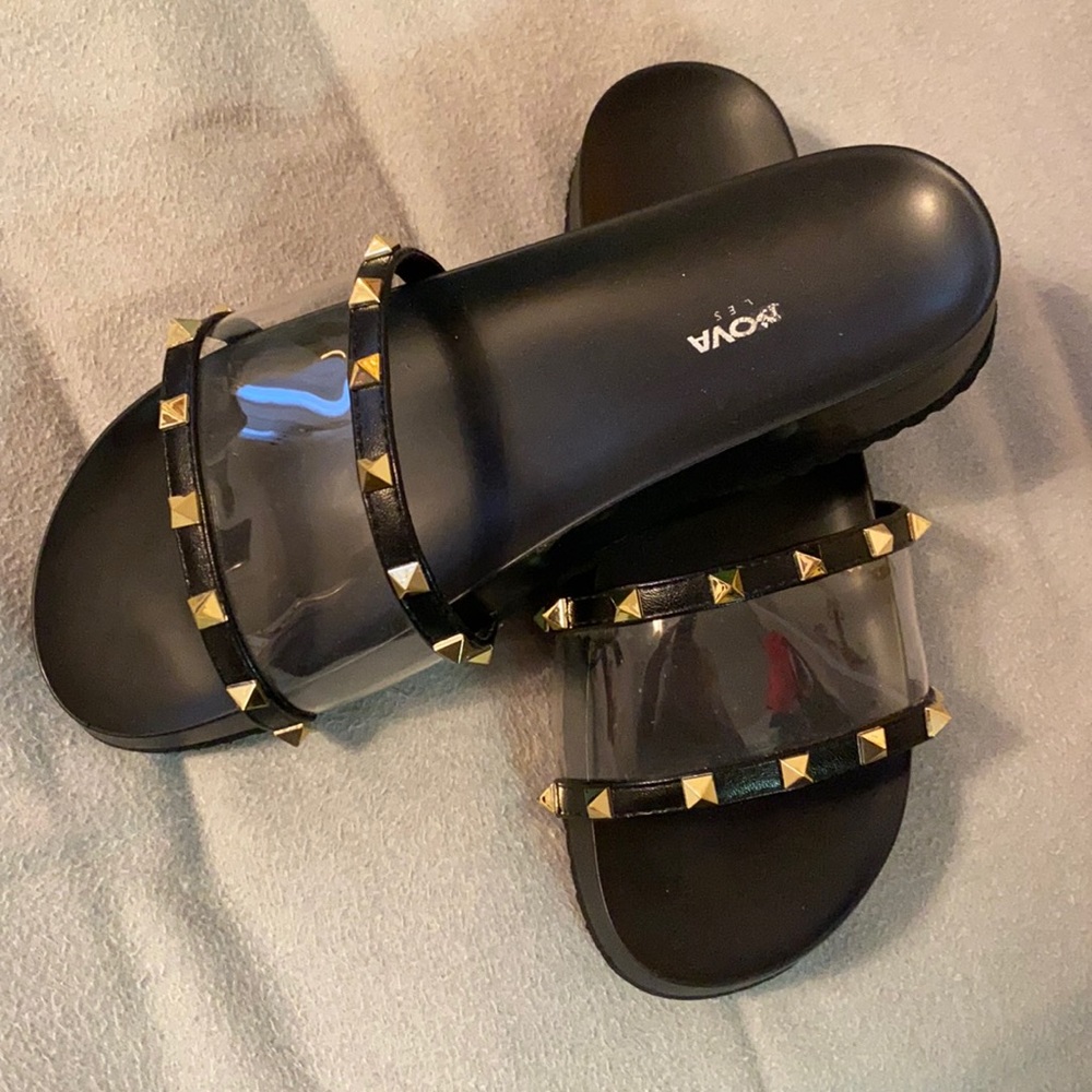 Studded/clear/black slides